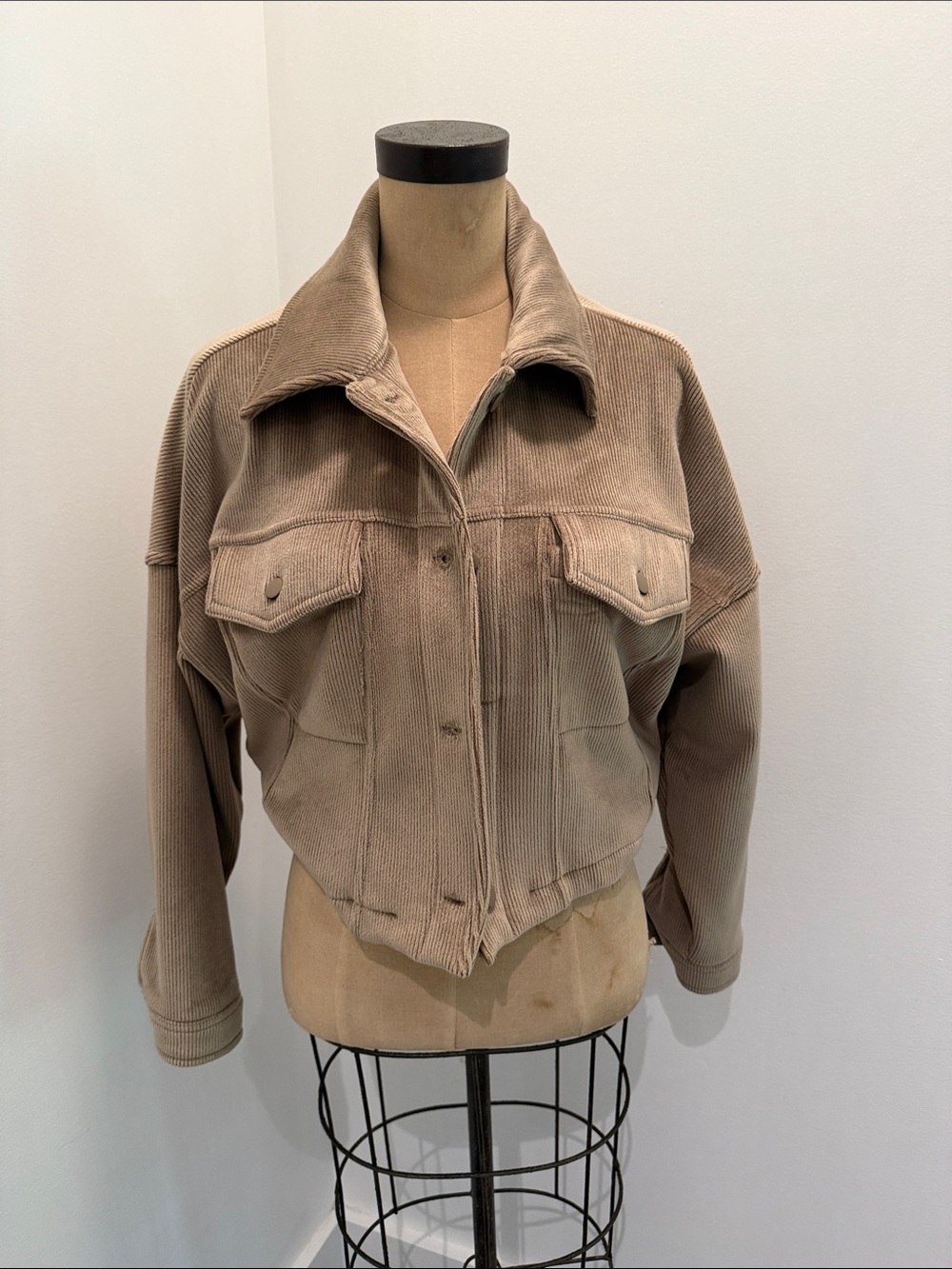 Mono B Size Small Corduroy Crop Jacket in Taupe - Women
